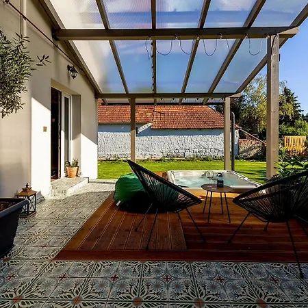 Holló Nest Villa Egerszalók