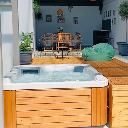 Holló Nest Villa